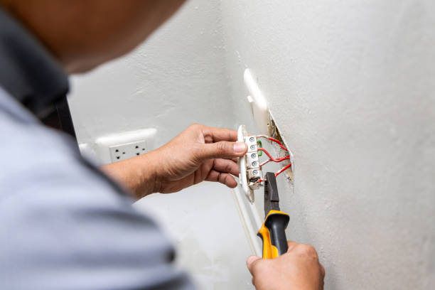 Best Local Electrician Companies  in Shallotte, NC